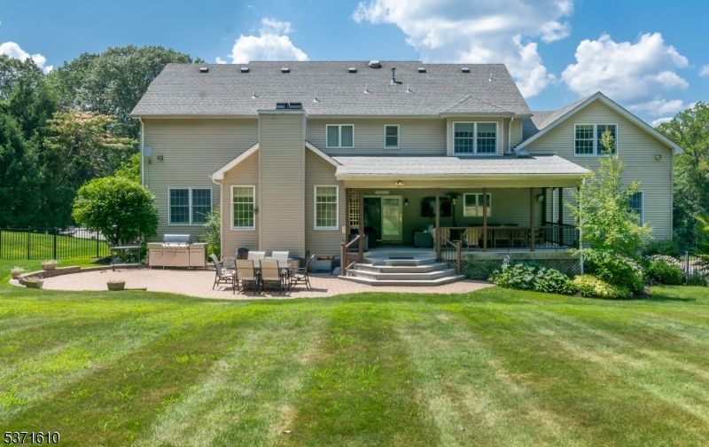 Backyard, Exterior, Facade, Farmhouse