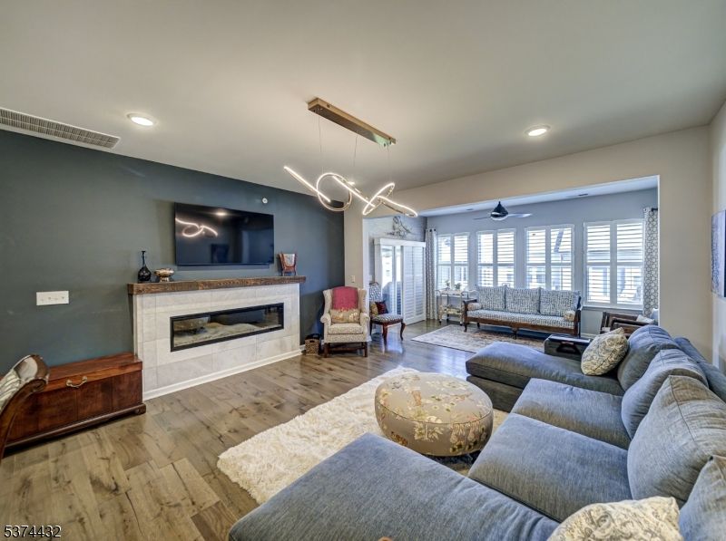Fireplace, Interior, Living room, Pendant Lights, Recessed Lighting, Wood Texture Flooring
