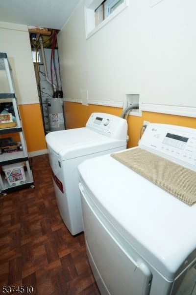 Interior, Washer, Wood Texture Flooring