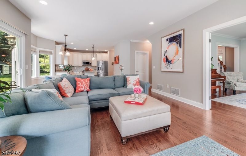 Interior, Kitchen, Living room, Pendant Lights, Recessed Lighting, Stainless Steel Appliances, Wood Texture Flooring
