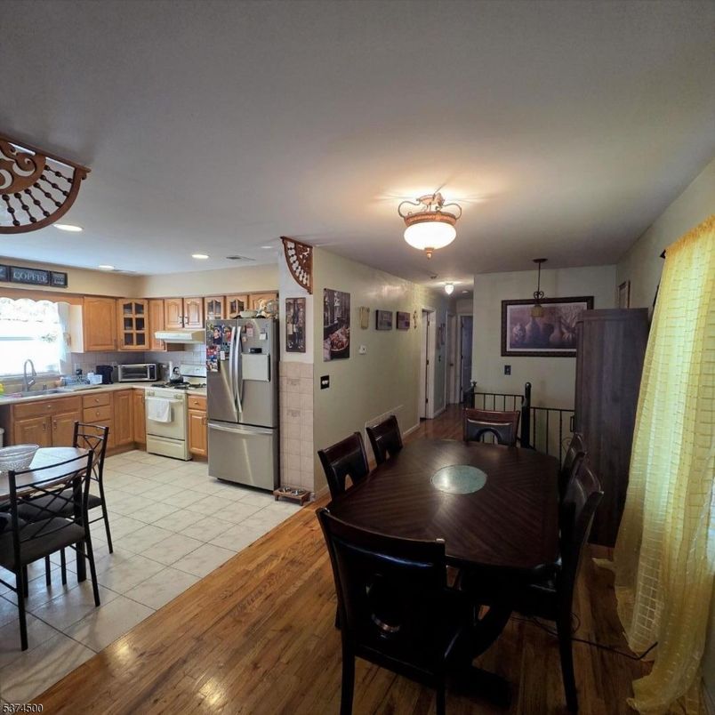 Dining room, Interior, Kitchen, Recessed Lighting, Wood Texture Flooring