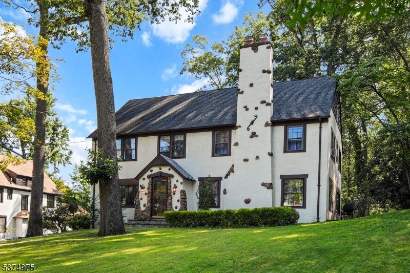Backyard, Exterior, Facade, French Provincial