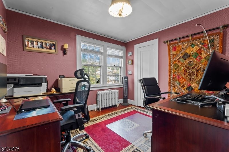 Home Office, Interior