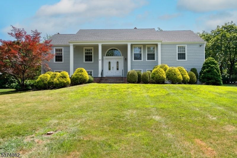 Exterior, Facade, Cape Cod