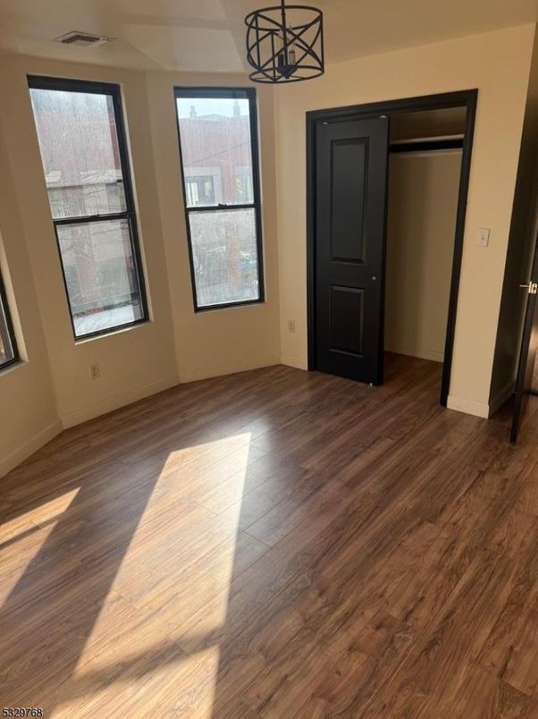 Empty room, Interior, Pendant Lights, Wood Texture Flooring