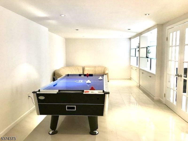 Game Room, Interior, Recessed Lighting