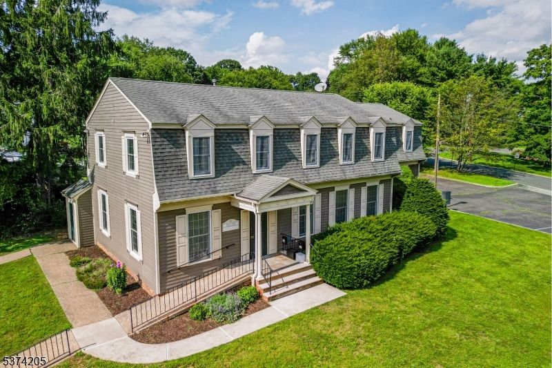 Exterior, Facade, Georgian