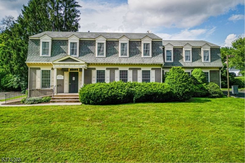 Exterior, Facade, Georgian