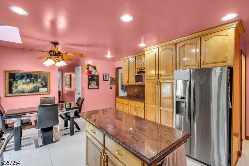 Dining room, Interior, Kitchen, Recessed Lighting