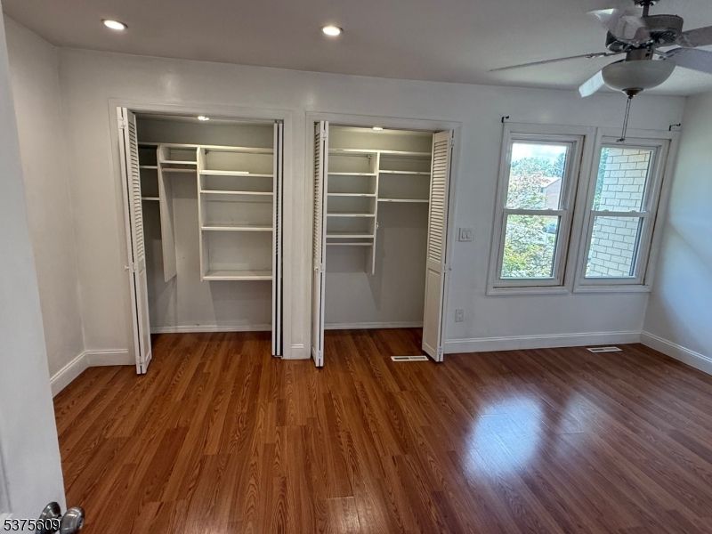 Empty room, Interior, Recessed Lighting, Walk-in Closets, Wood Texture Flooring