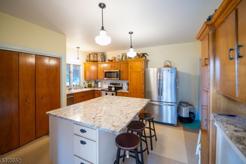 Interior, Kitchen, Pendant Lights, Stainless Steel Appliances