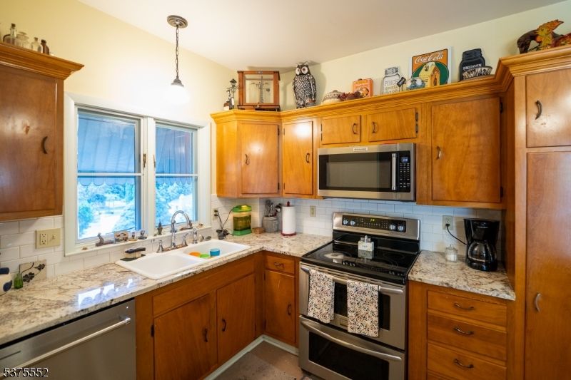 Interior, Kitchen, Pendant Lights, Stainless Steel Appliances
