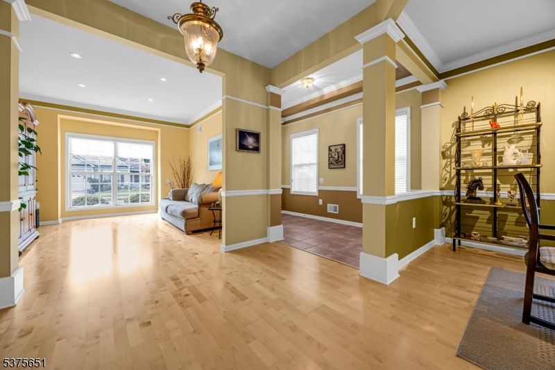 Interior, Recessed Lighting, Wood Texture Flooring