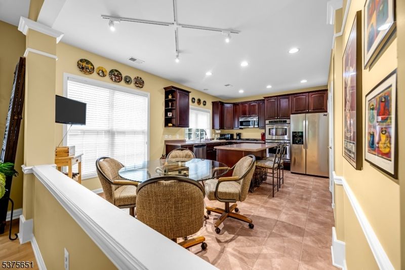 Dining room, Interior, Kitchen, Recessed Lighting, Stainless Steel Appliances