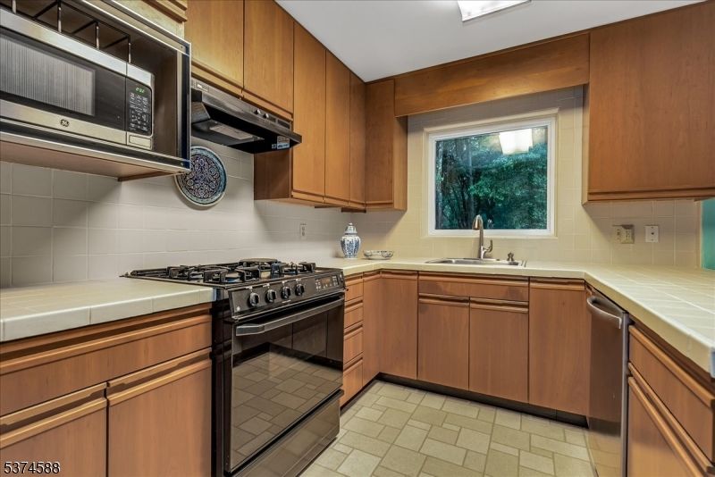Interior, Kitchen, Stainless Steel Appliances, Tile Countertops