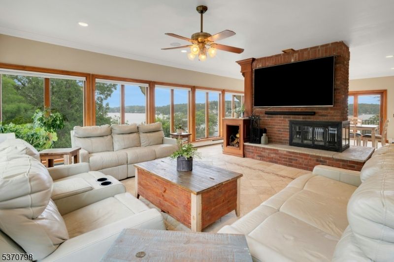 Fireplace, Interior, Living room, Recessed Lighting