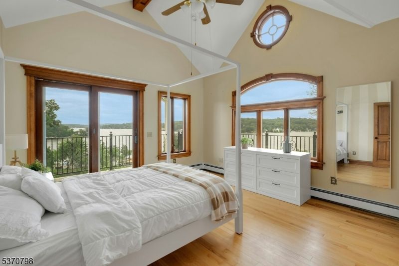 Bedroom, Interior, Water, Wood Texture Flooring