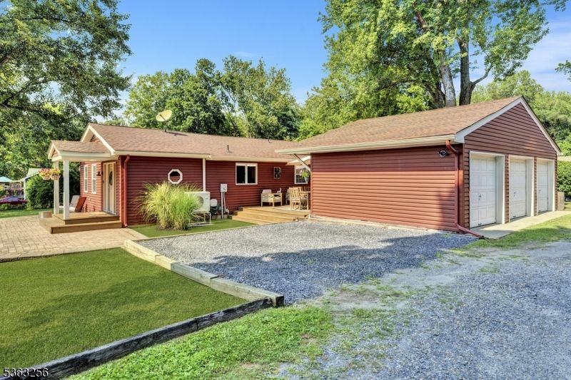 Backyard, Detached Garage, Exterior