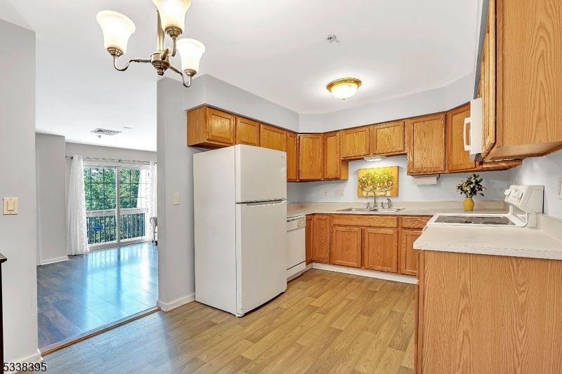 Chandelier, Interior, Kitchen, Wood Texture Flooring