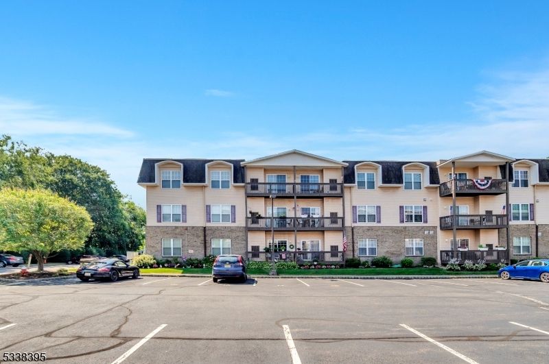 Exterior, Facade, Condo Building