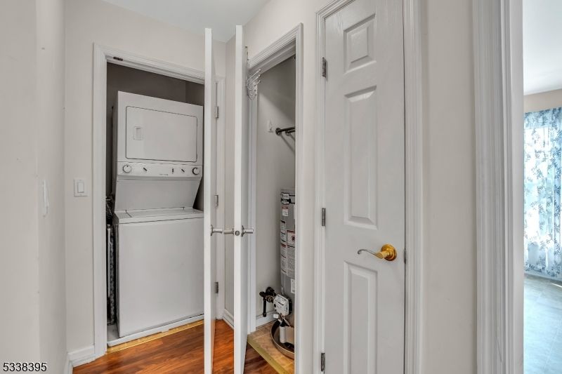 Interior, Utility Closets, Washer, Wood Texture Flooring