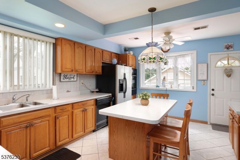 Dining room, Interior, Kitchen, Recessed Lighting