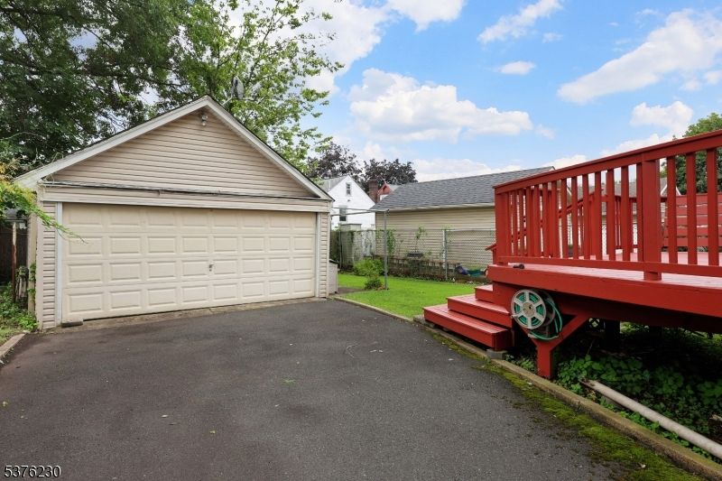 Detached Garage, Exterior