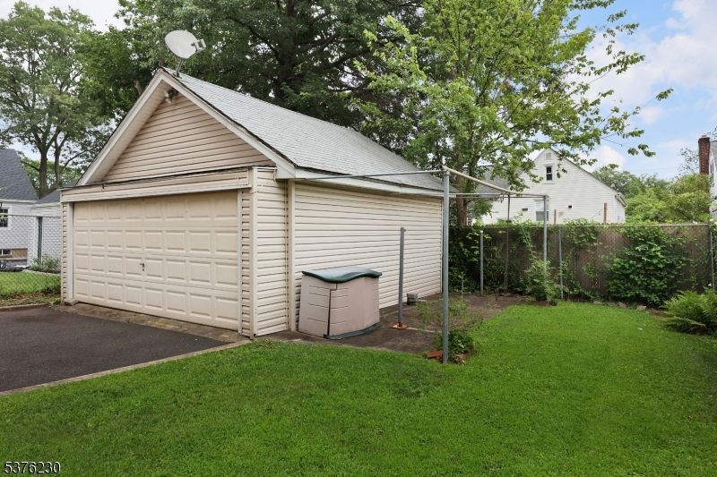 Backyard, Detached Garage, Exterior