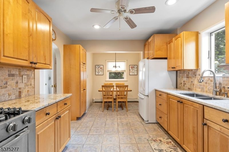 Dining room, Interior, Kitchen, Pendant Lights, Recessed Lighting