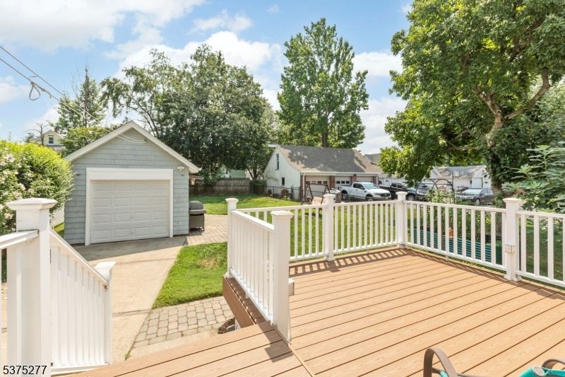 Detached Garage, Exterior