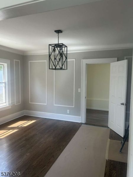 Empty room, Interior, Pendant Lights, Wood Texture Flooring