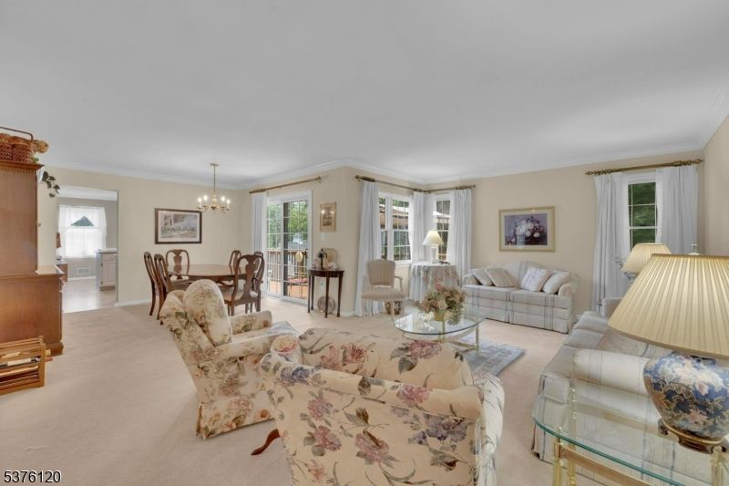 Chandelier, Dining room, Interior, Living room