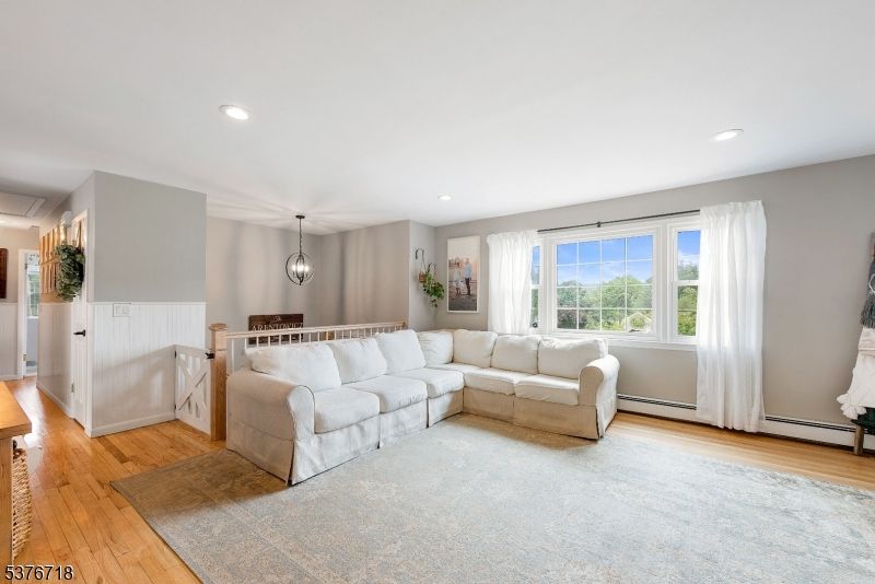 Dining room, Interior, Living room, Pendant Lights, Recessed Lighting, Wood Texture Flooring
