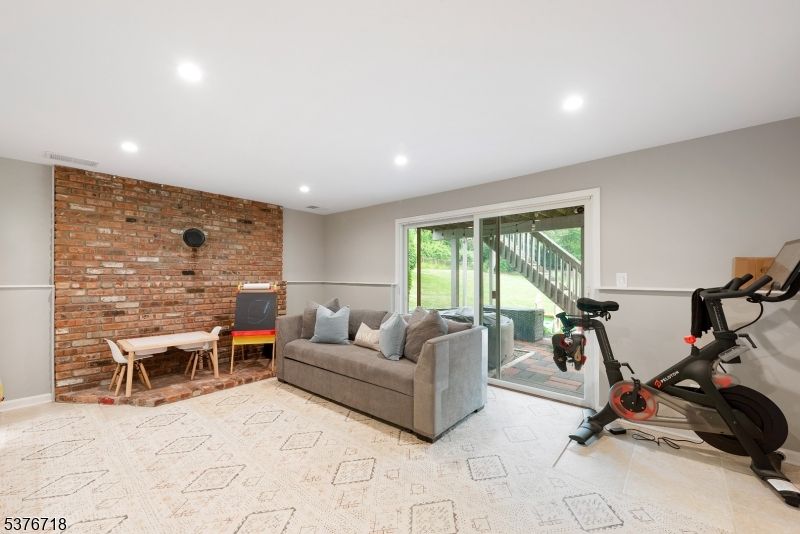 Fitness Equipment, Interior, Recessed Lighting, Stone Walls