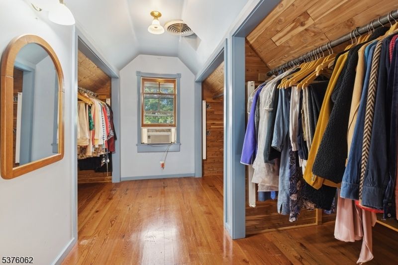 Interior, Walk-in Closets, Wood Texture Flooring