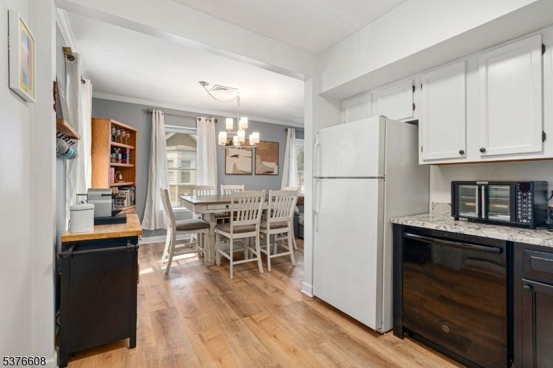 Chandelier, Dining room, Interior, Kitchen, Wood Texture Flooring