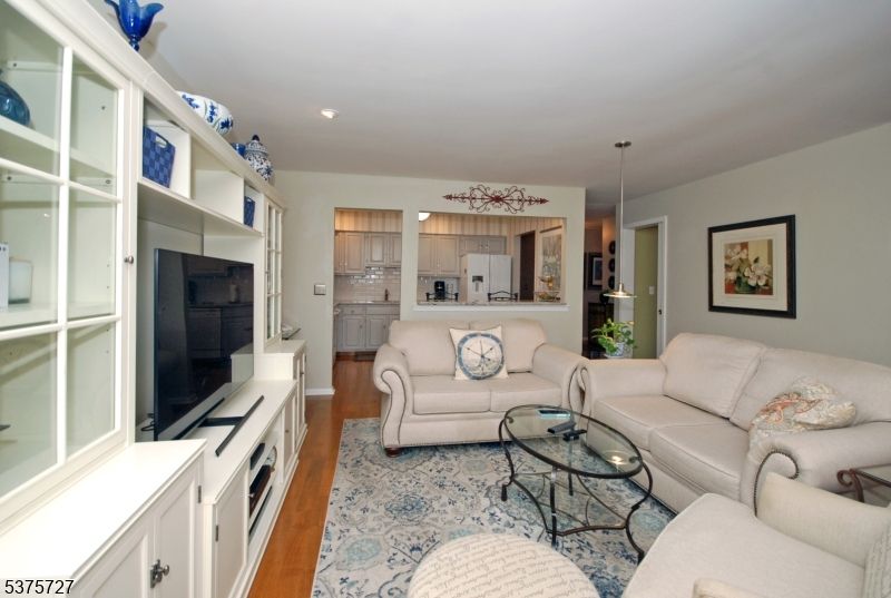 Interior, Kitchen, Living room, Pendant Lights, Recessed Lighting, Wood Texture Flooring