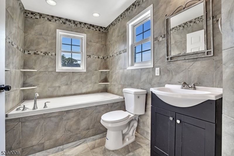 Bathroom, Interior, Recessed Lighting