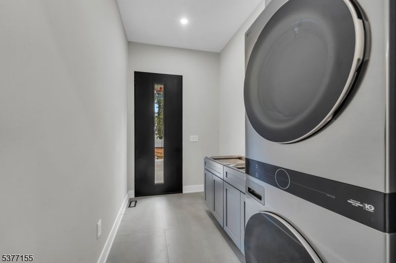 Interior, Recessed Lighting, Washer