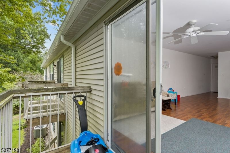 Exterior, Wood Texture Flooring