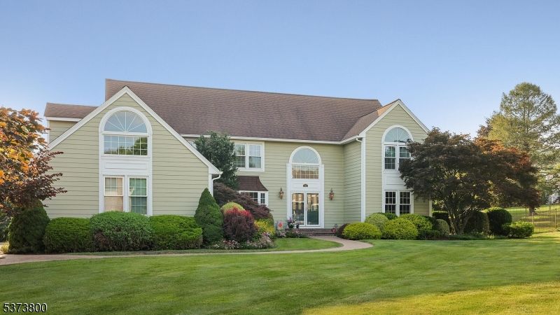 Backyard, Exterior, Facade, Farmhouse