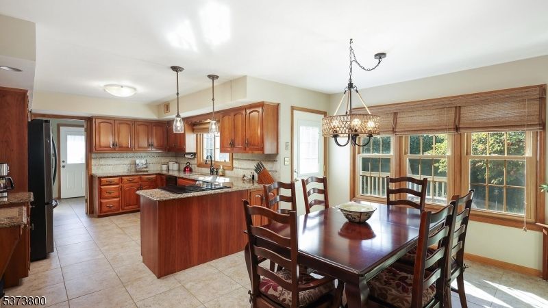 Chandelier, Dining room, Interior, Kitchen, Pendant Lights