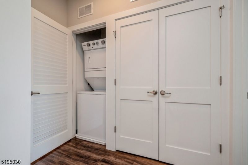 Interior, Utility Closets, Washer, Wood Texture Flooring