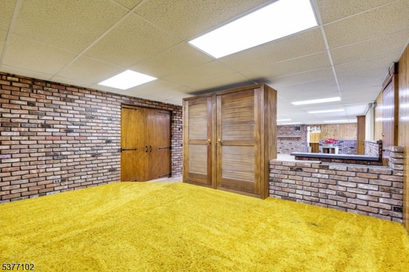 Empty room, Interior, Recessed Lighting, Stone Walls