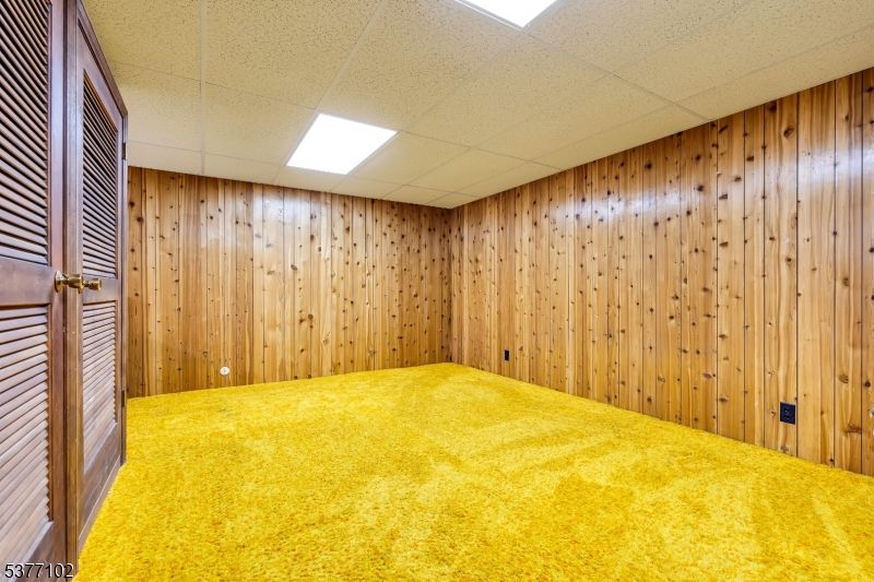 Empty room, Interior, Recessed Lighting, Wooden Walls