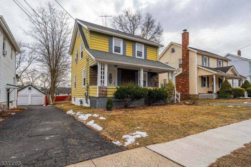 Backyard, Detached Garage, Exterior, Facade, American Foursquare