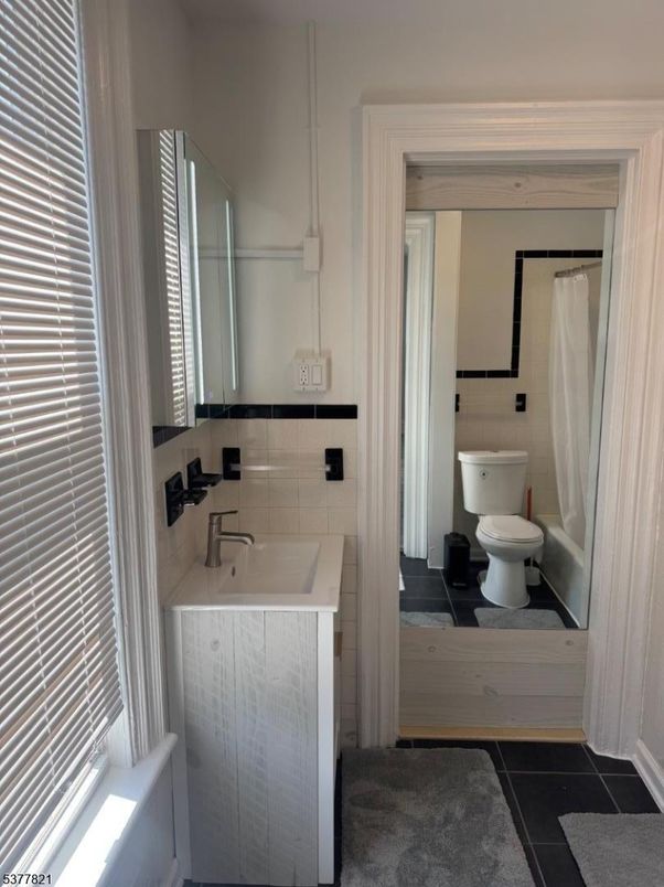 Bathroom, Interior, Pendant Lights