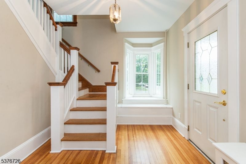 Interior, Pendant Lights, Wood Texture Flooring