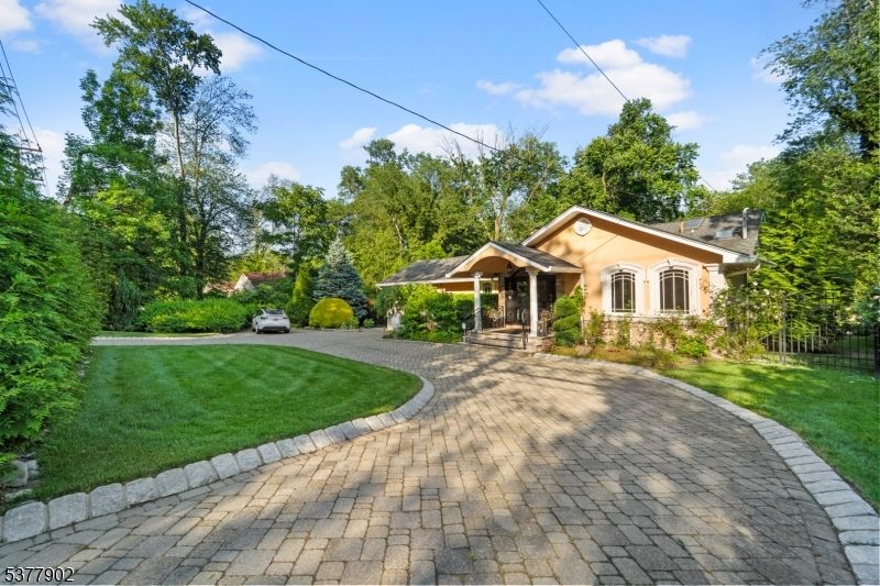 Backyard, Exterior, Facade, Ranch