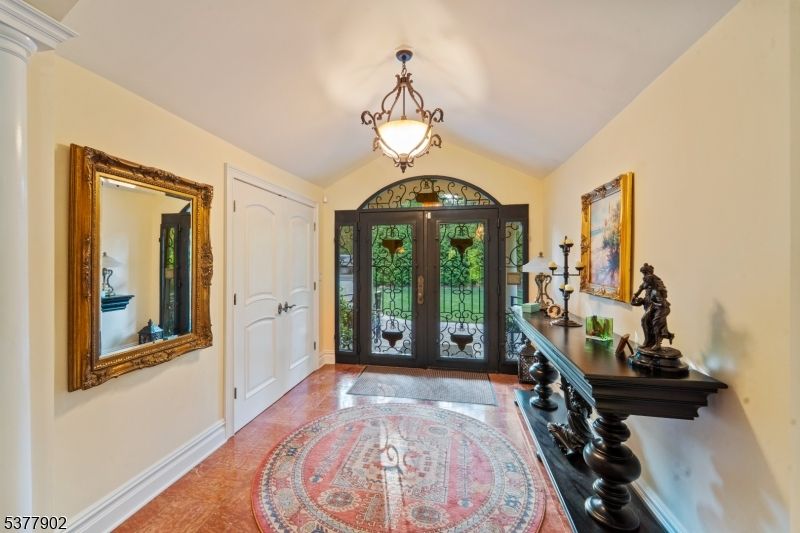 Chandelier, Interior, Pendant Lights